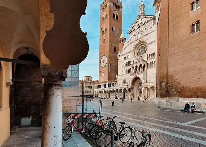 Aury House * Cremona